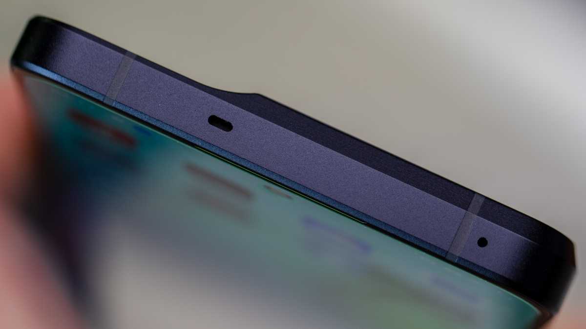 Oppo Reno 8 Pro_review top