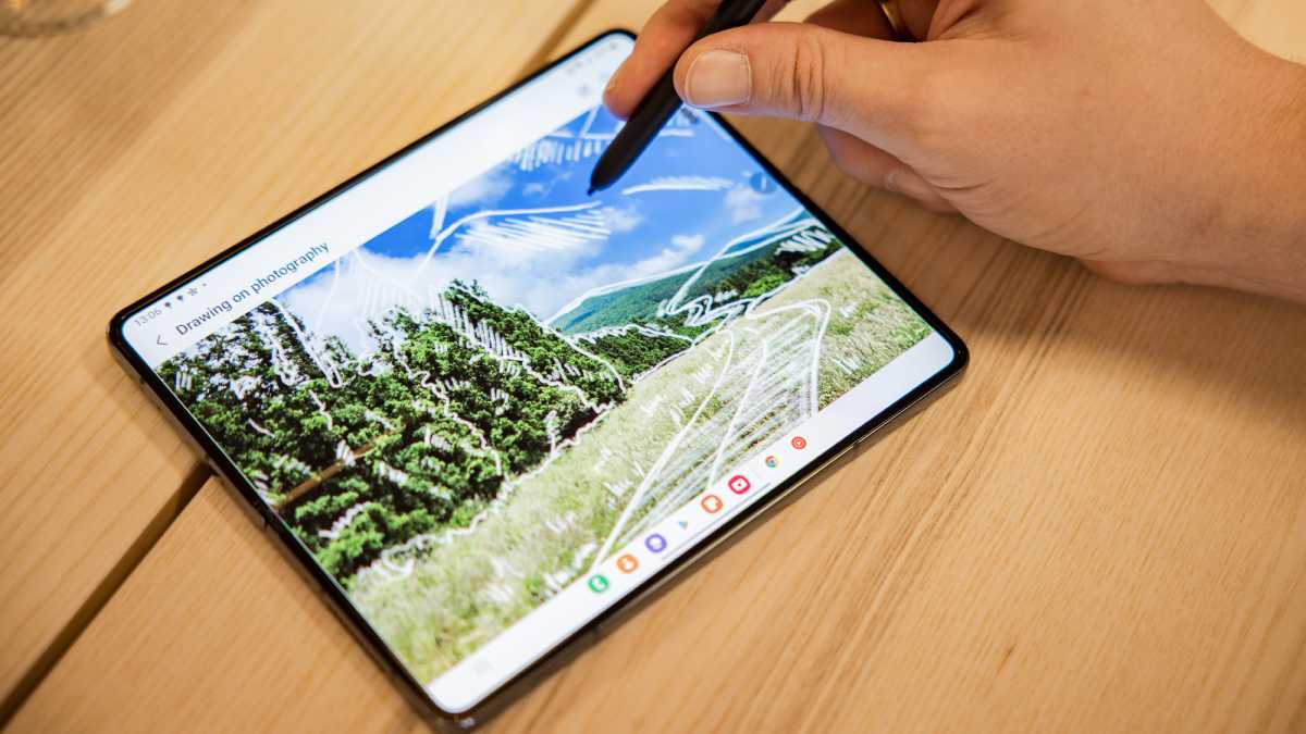 Galaxy Fold 4 with S pen