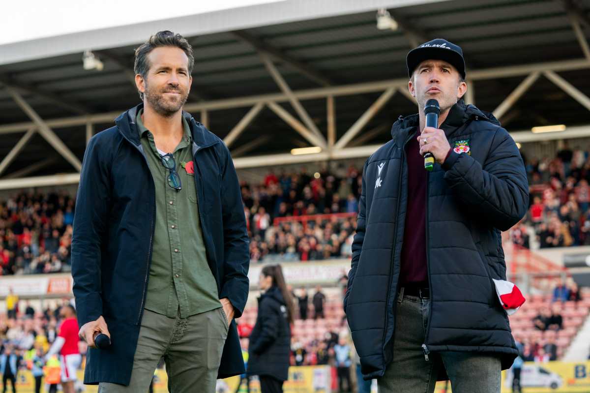 Ryan Reynolds and Rob McElhenney in Welcome to Wrexham