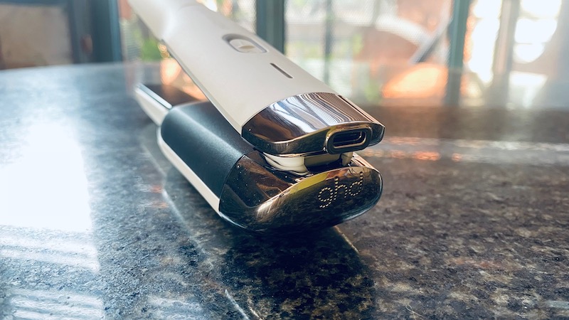 Chrome housing on the GHD Unplugged