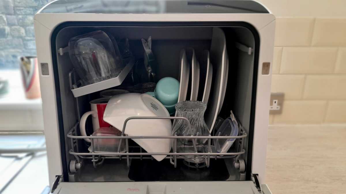 The Hava dishwasher fully loaded with plates, glasses and cutlery