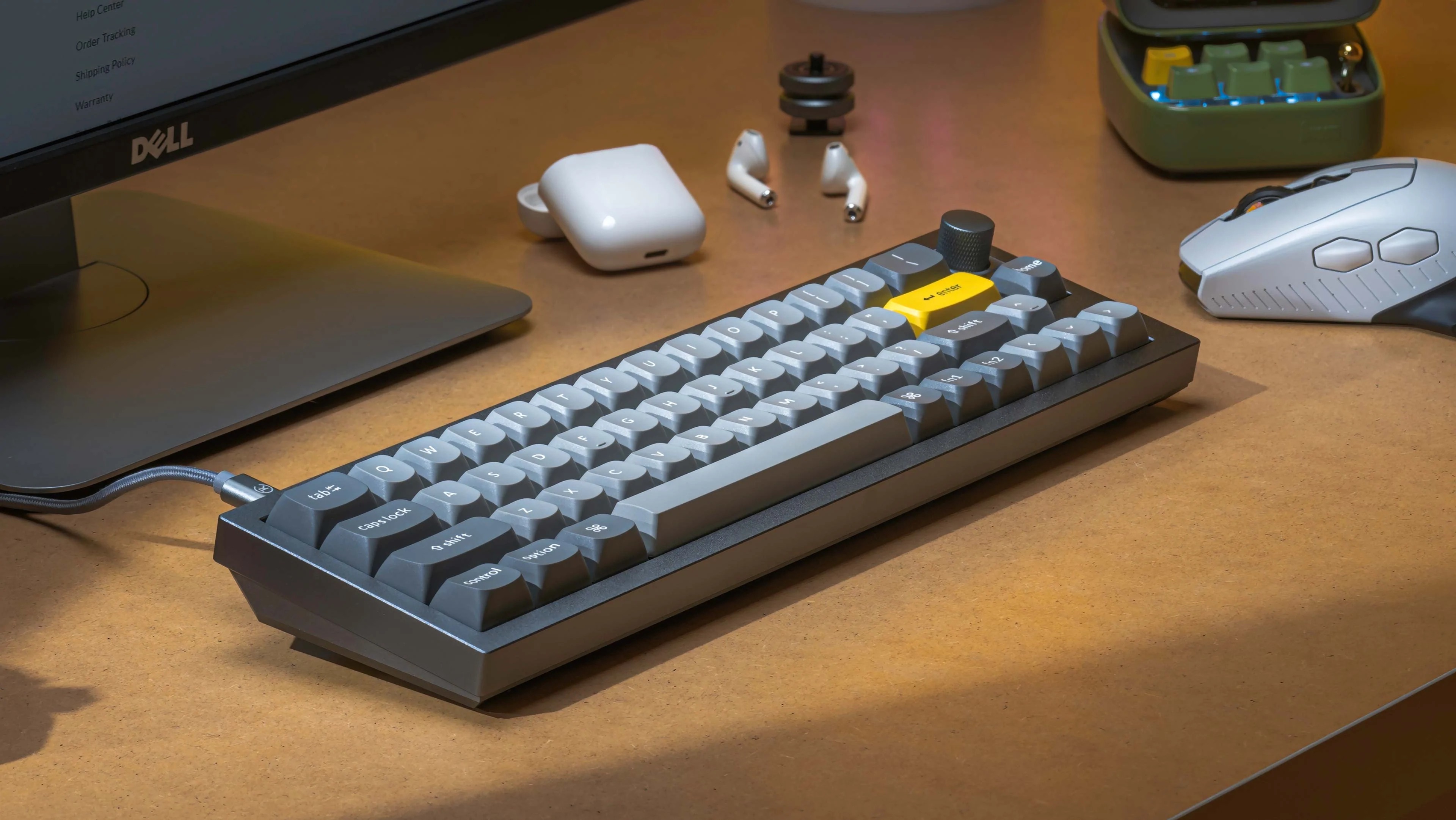 Keychron's Q9 is a tiny 40% keyboard with full-sized features