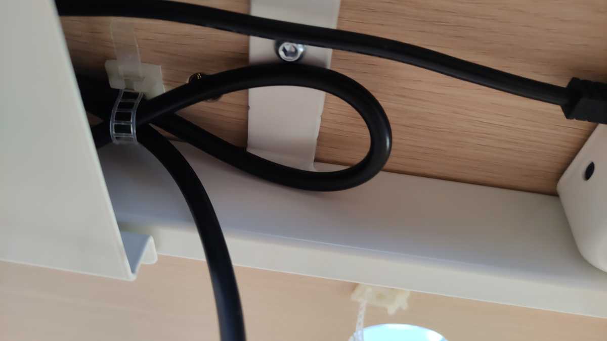 Maidesite S2 Pro - cable management