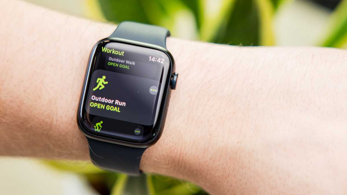 Apple Watch Series 8 workouts