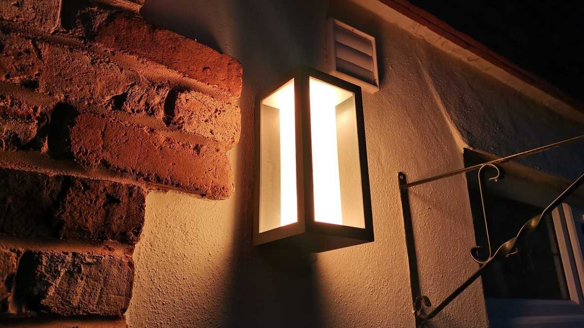 Philips Hue Impress oudoor light