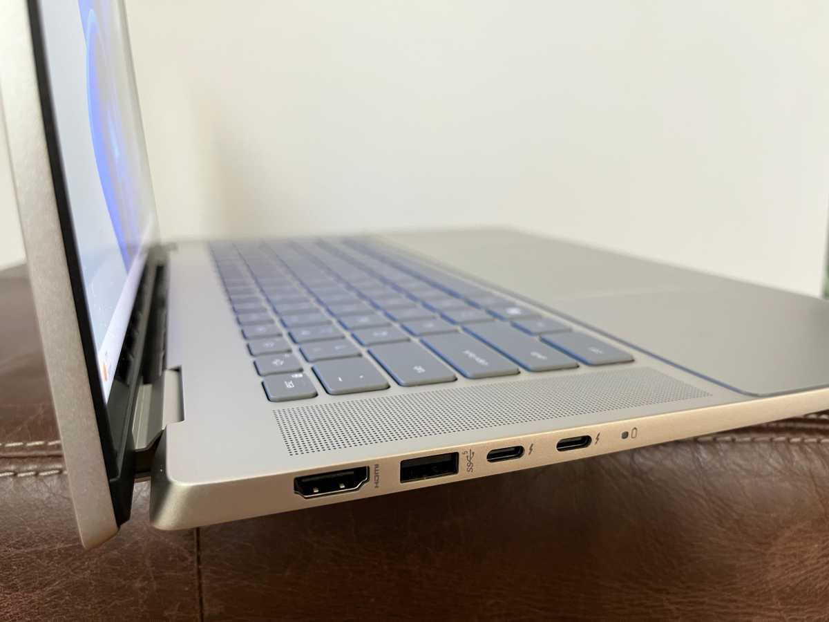 Dell Inspiron right ports