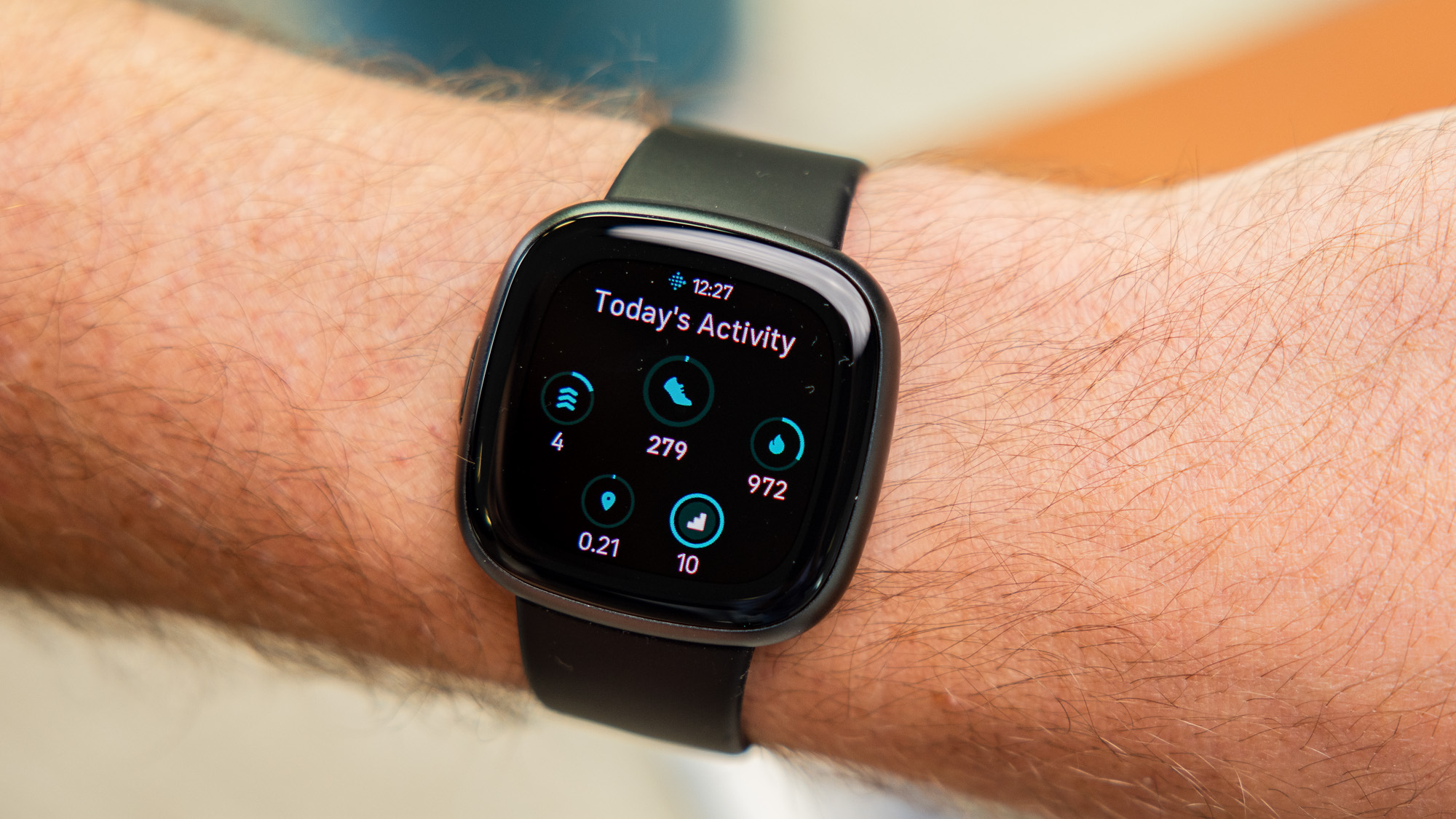 Fitbit Versa 4 Review: Sense 2 Lite - Tech Advisor