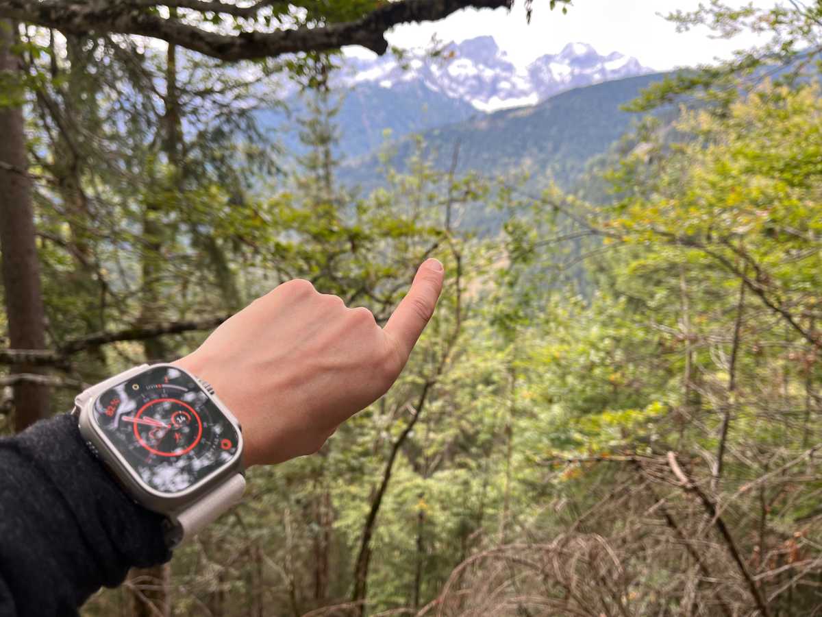Apple Watch Ultra im Freien