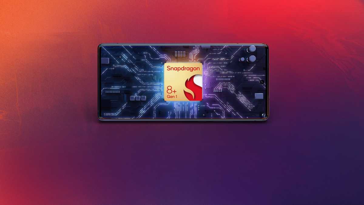 Motorola Edge 30 Ultra with Snapdragon logo on-screen