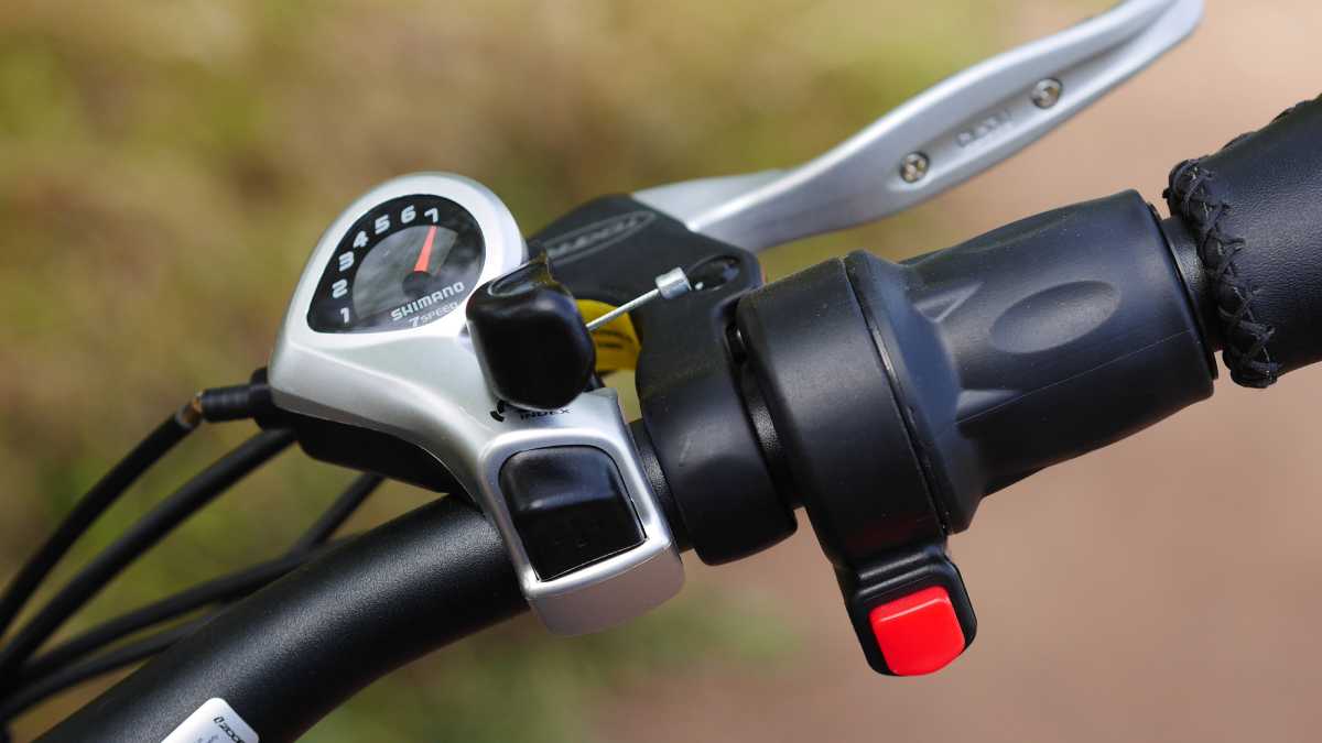 Mycle Cadence shifter throttle