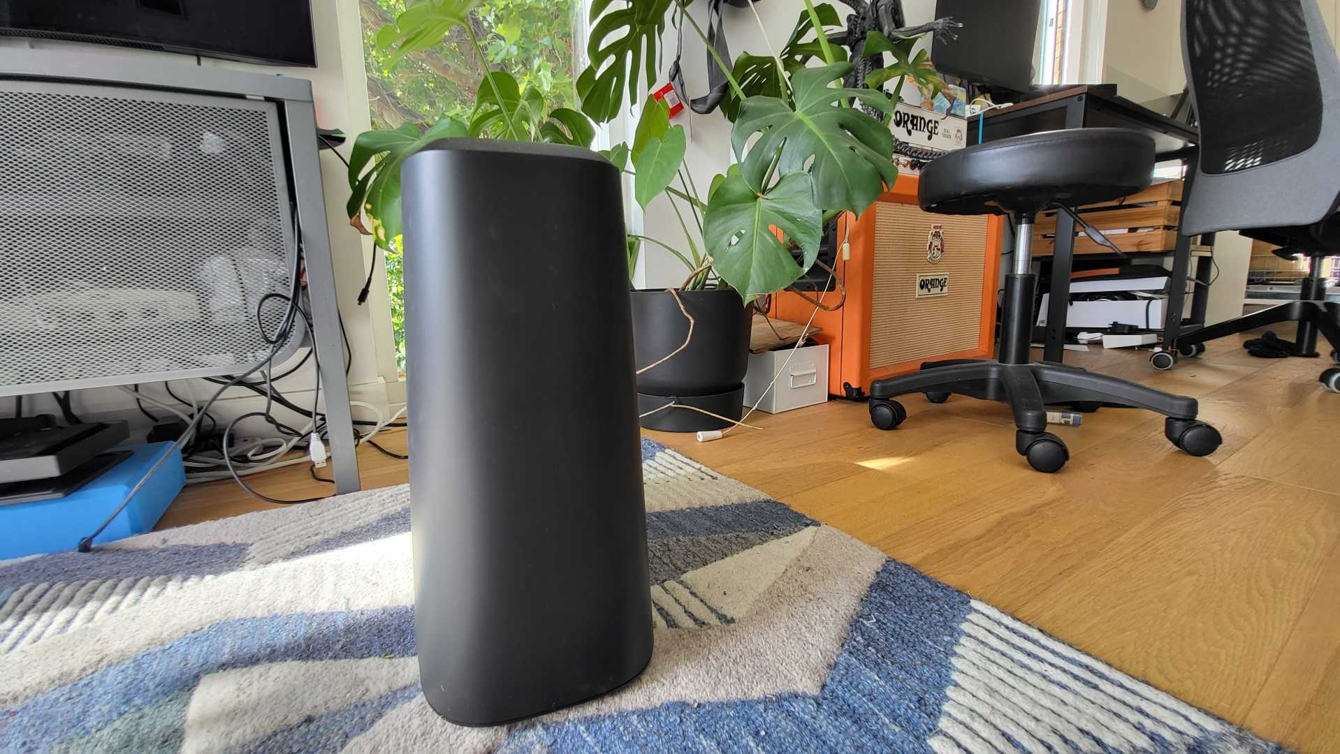 Modus Tolle Polk Magnifi Mini AX im Test: Seltsames Design trifft auf starken Klang ...