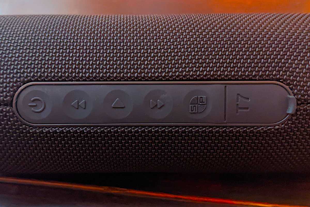 Tronsmart T7 review: A waterproof speaker with a fun light show | TechHive
