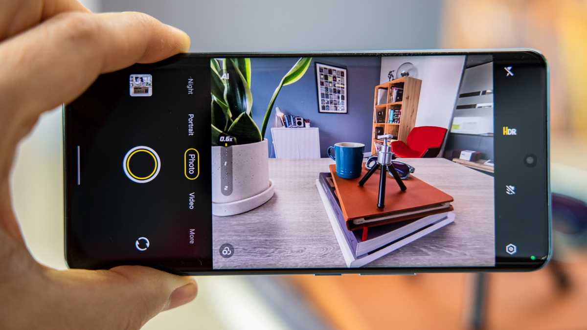 Vivo V25 Pro wide