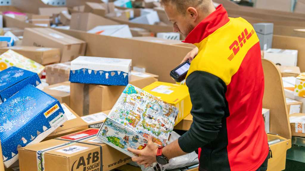 Image: Weihnachten 2022: Einlieferfristen Brief und DHL-Paket