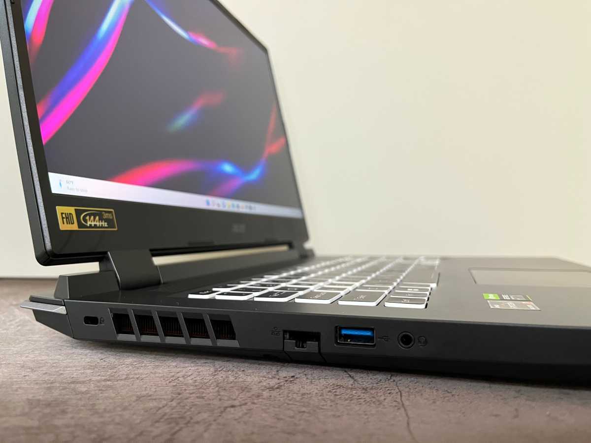 Acer Nitro 5 left ports