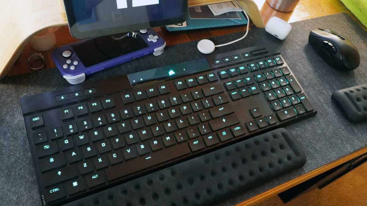 CORSAIR K100 AIR wireless mechanical keyboard is shockingly thin