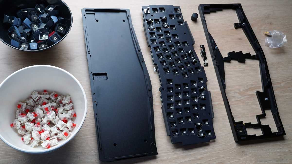 Keychron Q8 disassembled 