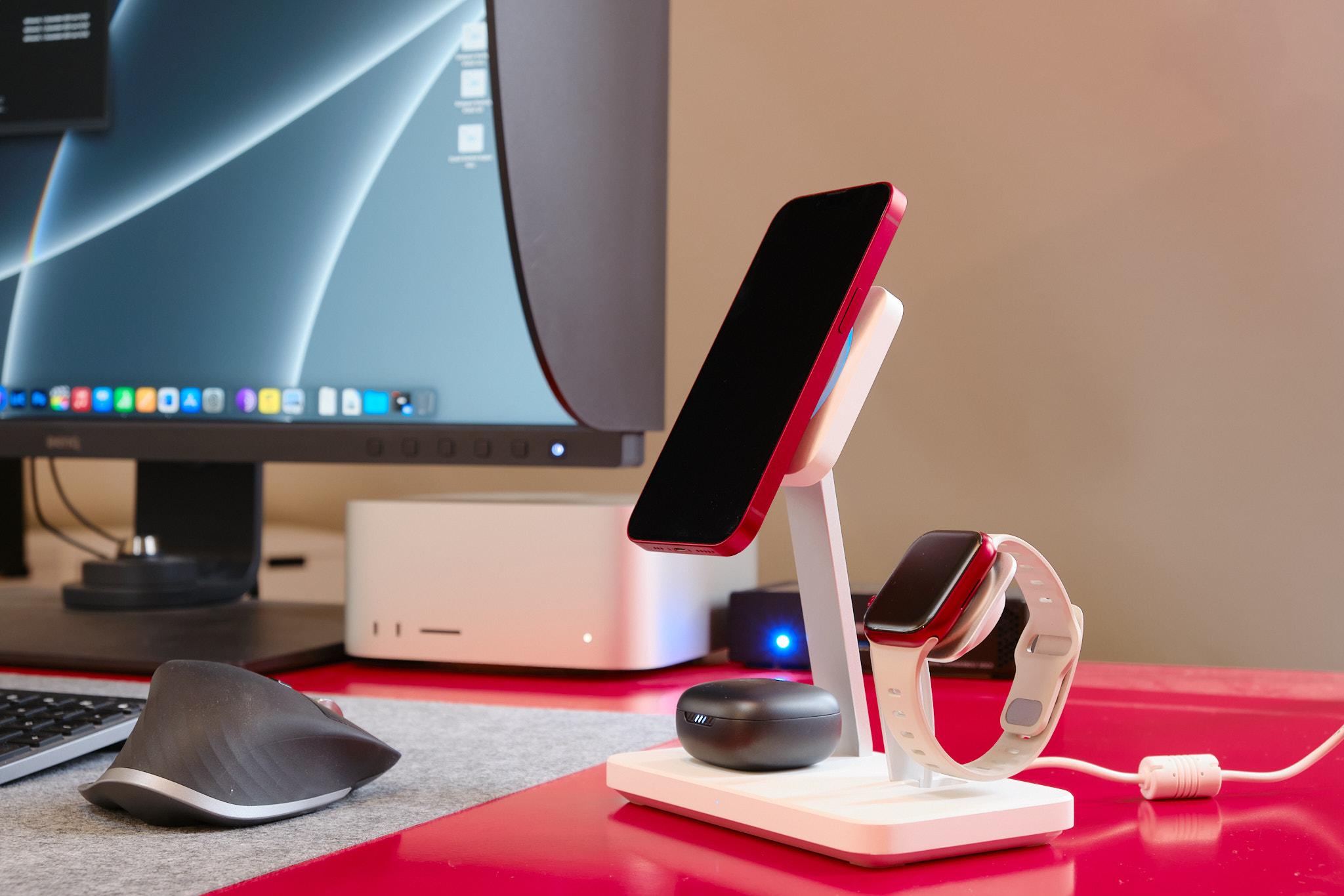 ESR HaloLock 3-in-1 Wireless Charger