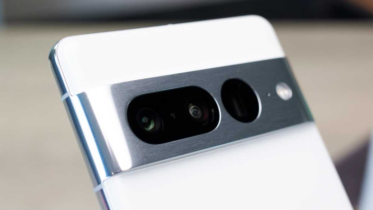 The Google Pixel 7 Pro's camera bar