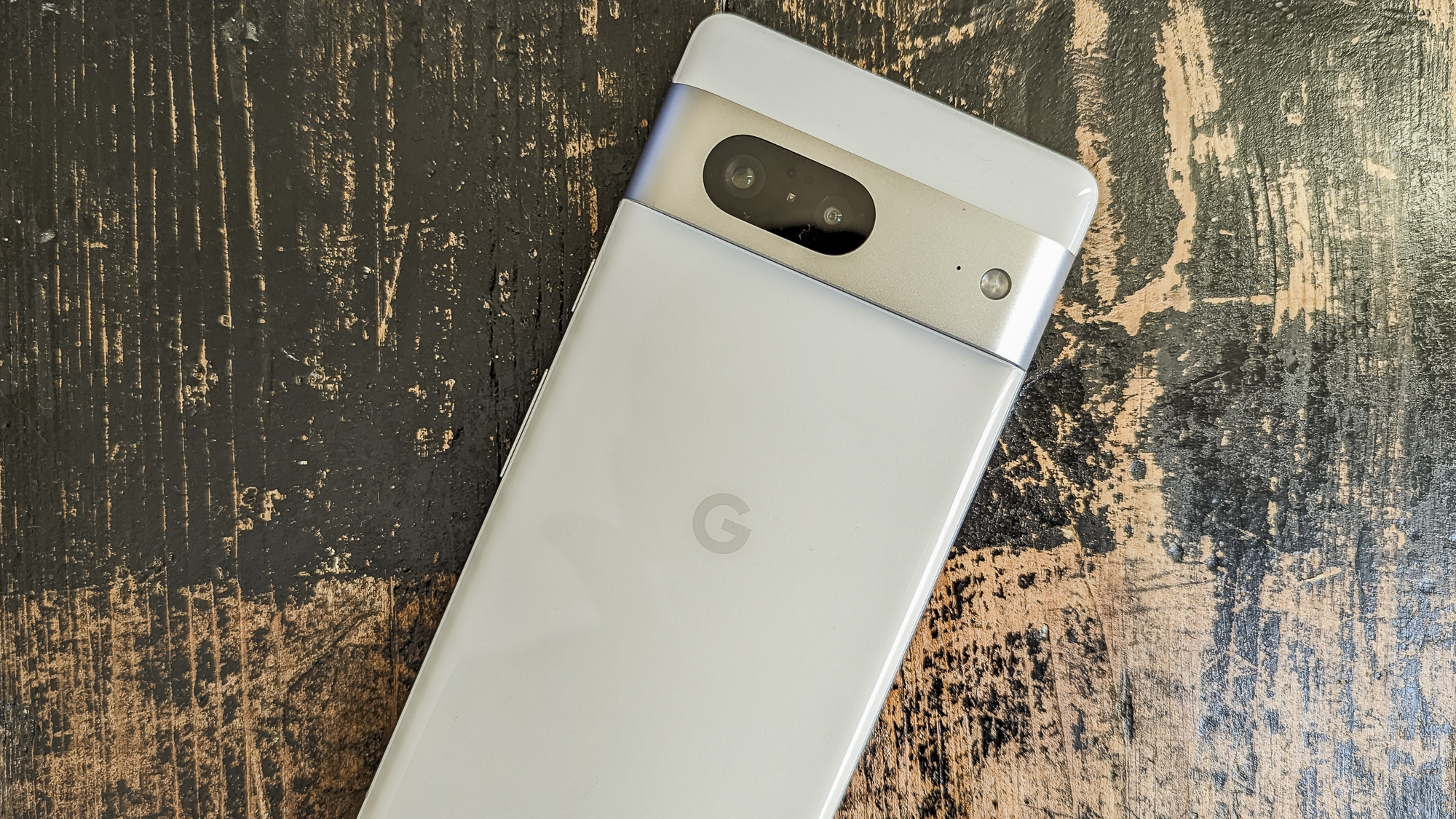Google Pixel 7 with a capacity of 128 GB