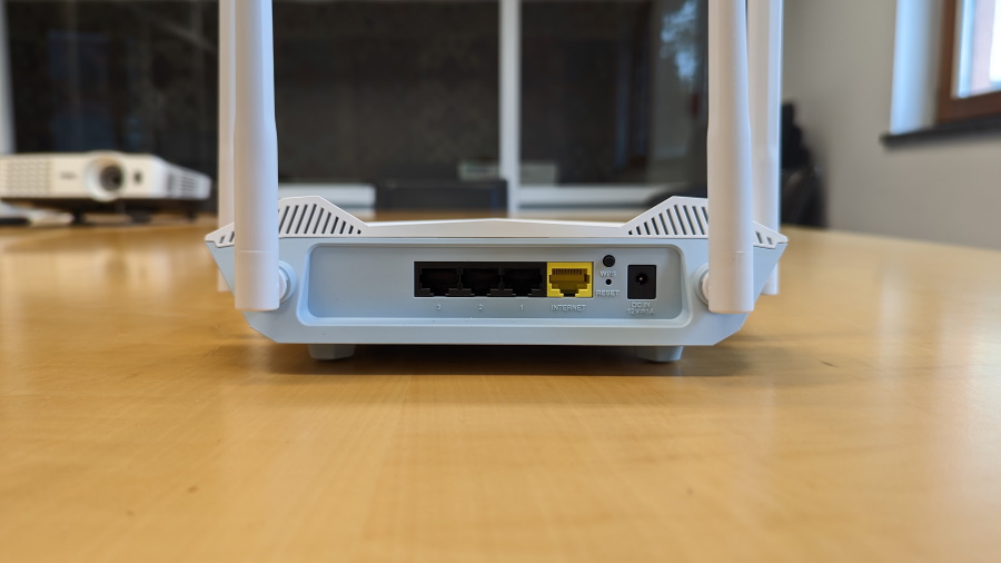 D-Link Eagle Pro R15 Anschlüsse Rückseite