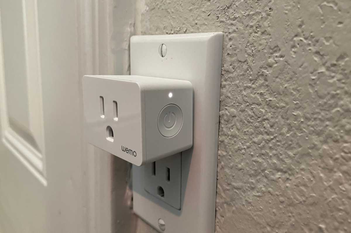 Power button on Wemo Smart Plug with Thread