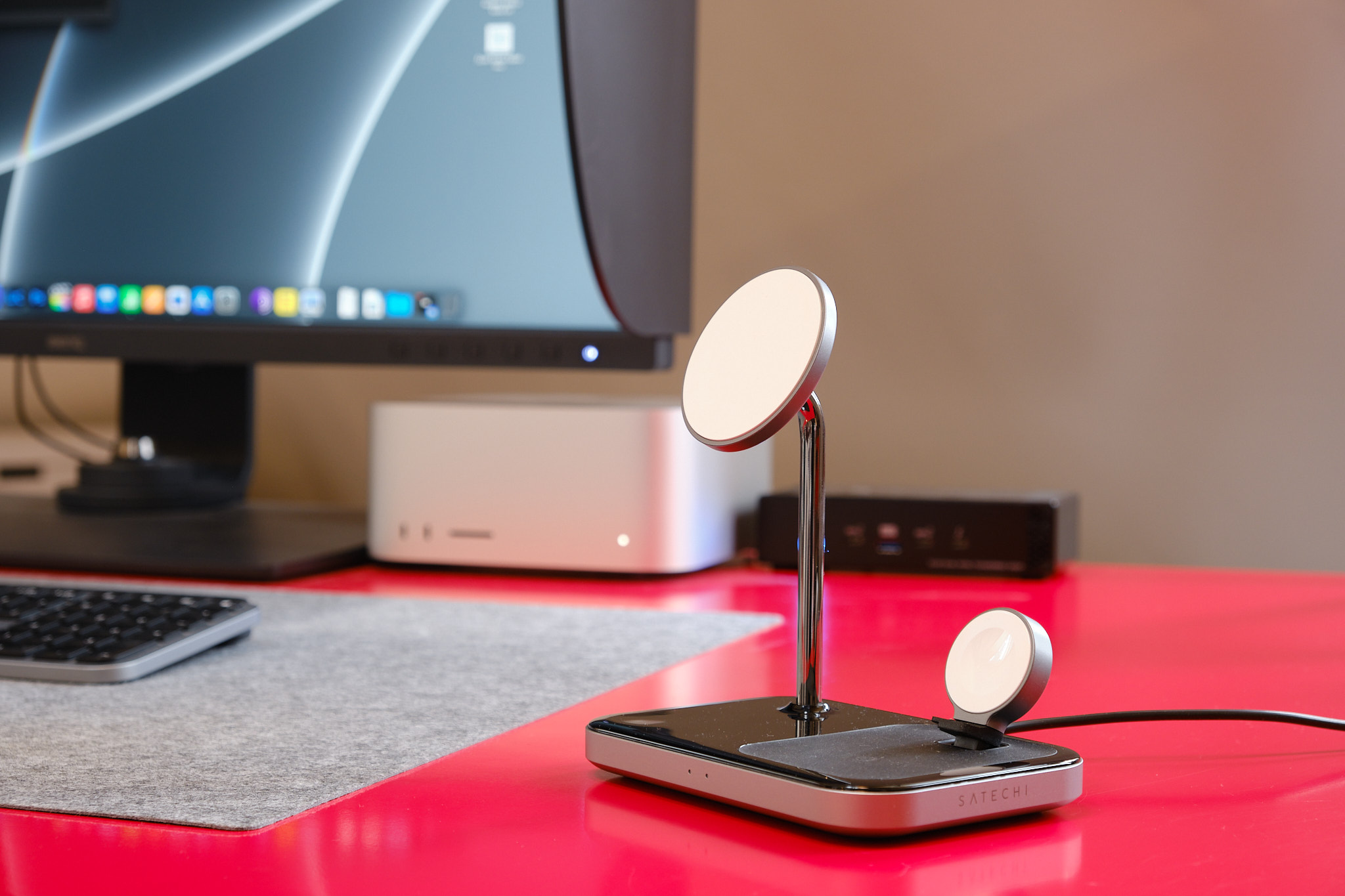 Satechi 3-in-1 magnetischer kabelloser Ladeständer