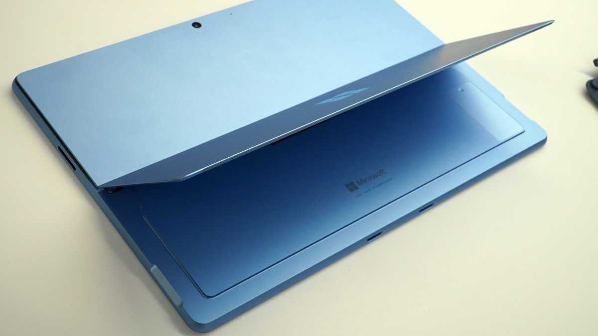 Hands On With Microsoft's Surface Pro 9: New Components Amp Up a Familiar  Design