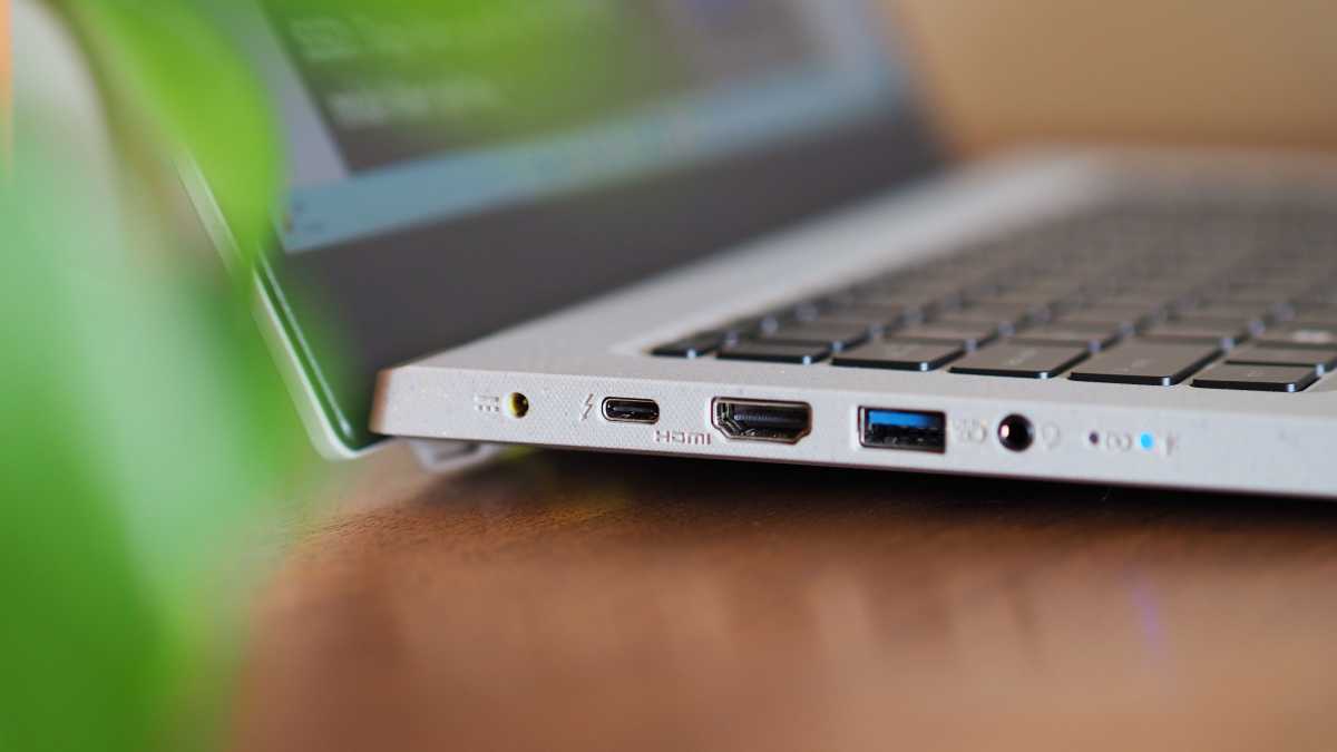 Acer Aspire Vero left ports