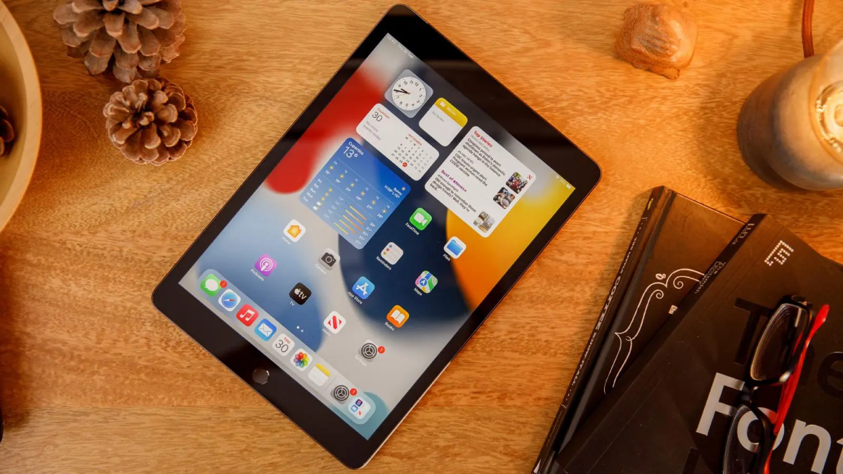 iPad 10.2 inch (2021) on the table