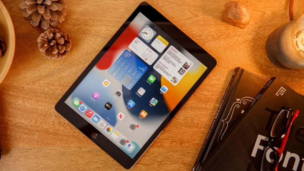 iPad 10,2 pouces (2021) sur une table