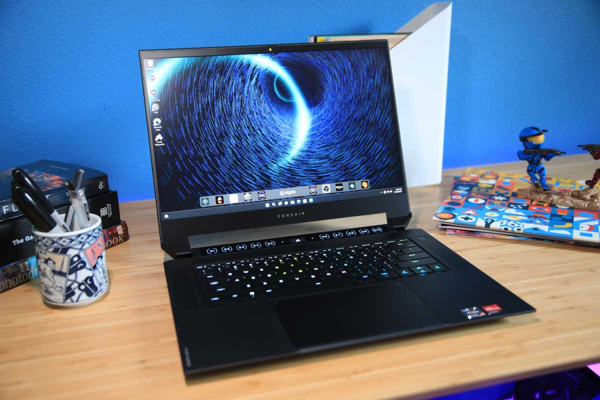 Corsair Voyager A1600 review: a fancy but flawed showpiece - The Verge