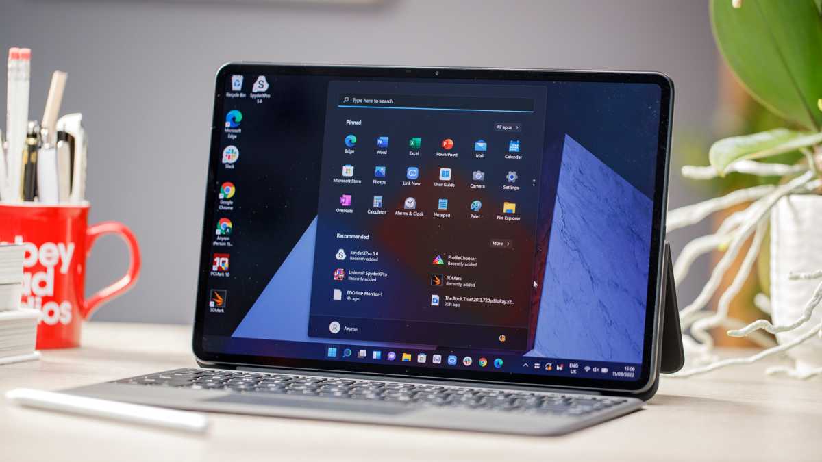 Huawei MateBook E - display and keyboard