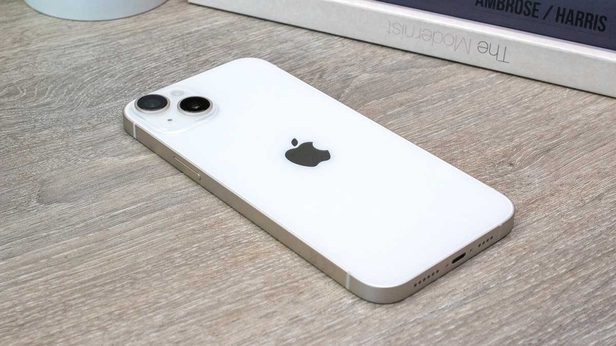 Apple iPhone 14 Plus Review: Big is Beautiful!