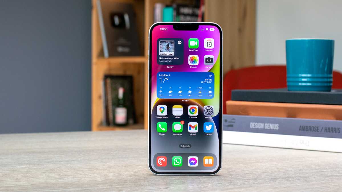 iPhone 14 Plus Review: a Big-Screen Phone With Remarkable