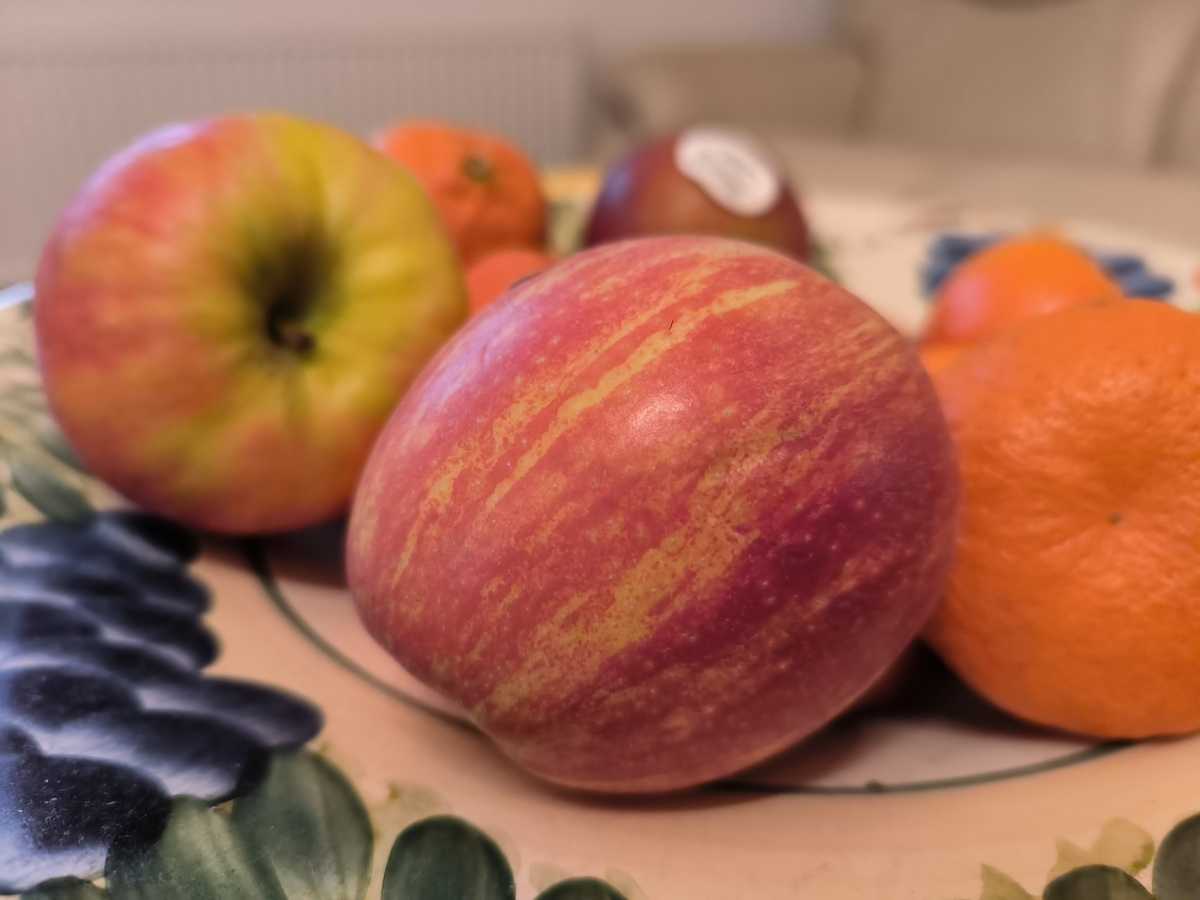 Xiaomi 12T camera test - fruit