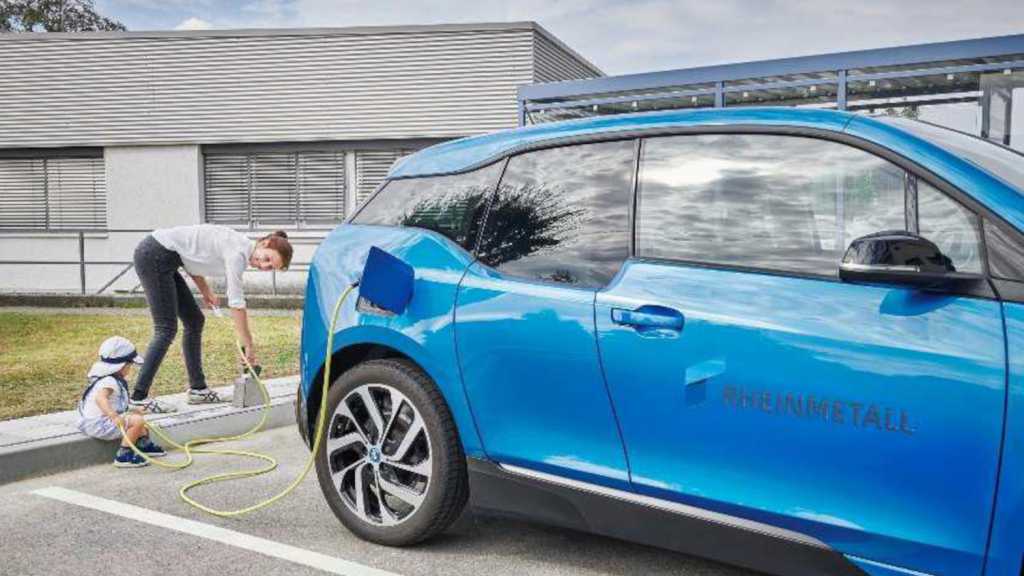 Image: Geniale LÃ¶sung: E-Autos einfach am Bordstein aufladen