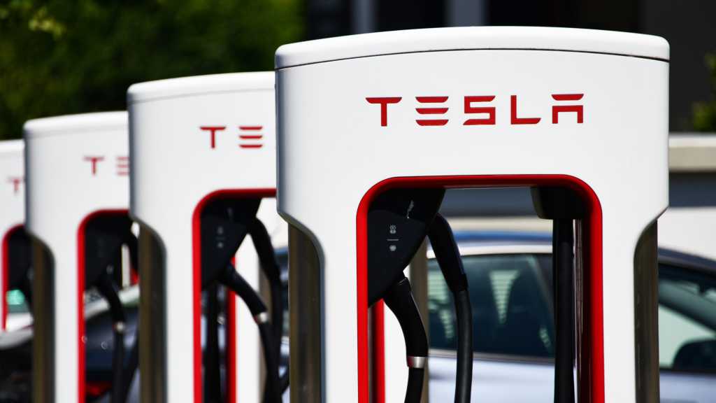 Image: Tesla Supercharger: So sparen alle E-Auto-Fahrer Geld beim Aufladen