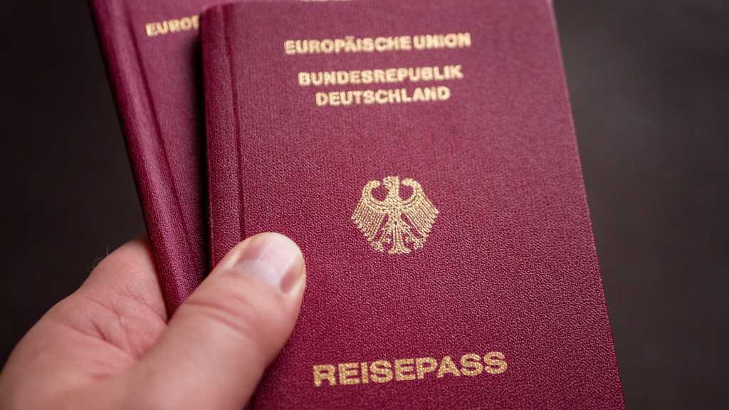 Image: Ab dem 1. Mai sind nur noch digitale Passbilder erlaubt: die Folgen