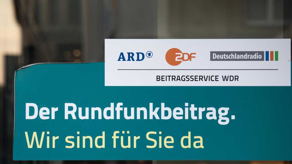 Image: Rundfunkbeitrag: Hunderttausende zahlen zu Unrecht â Verband zieht vor Gericht