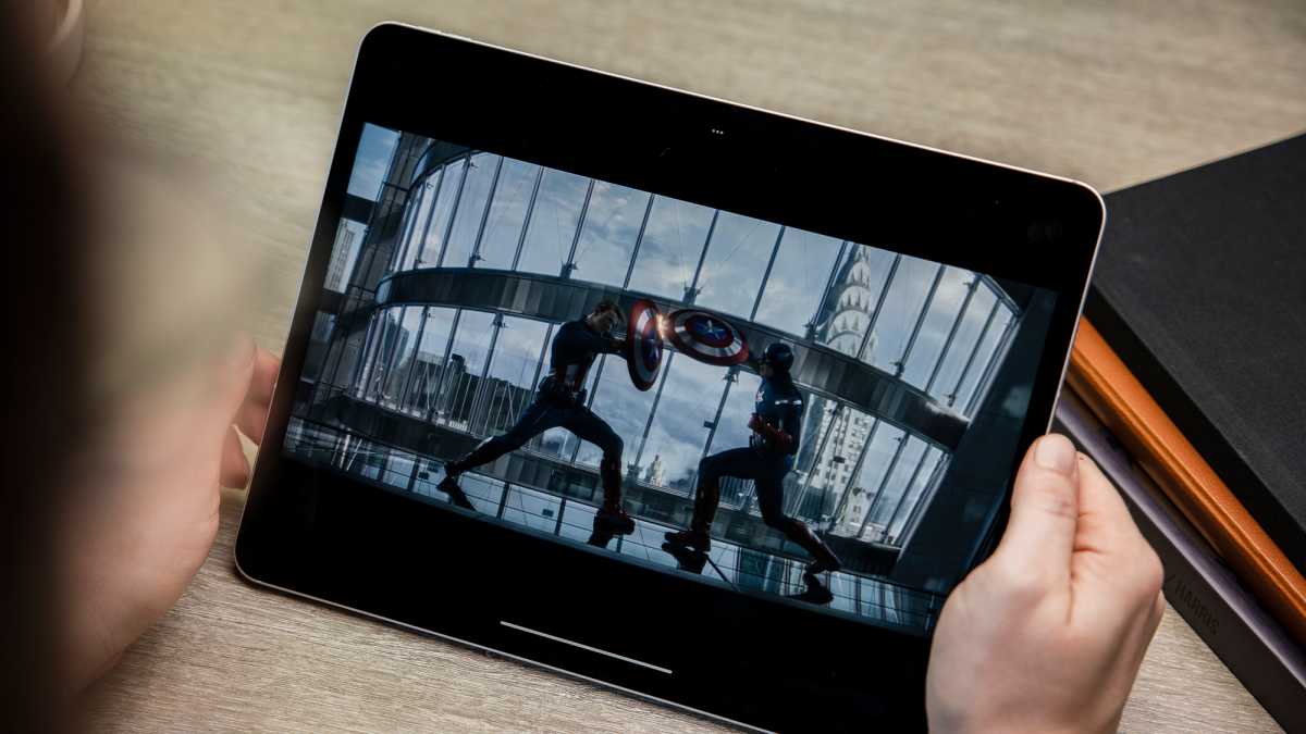 12.9-inch Apple iPad Pro (2022) review: Powerful, but still just a tablet -  Tech