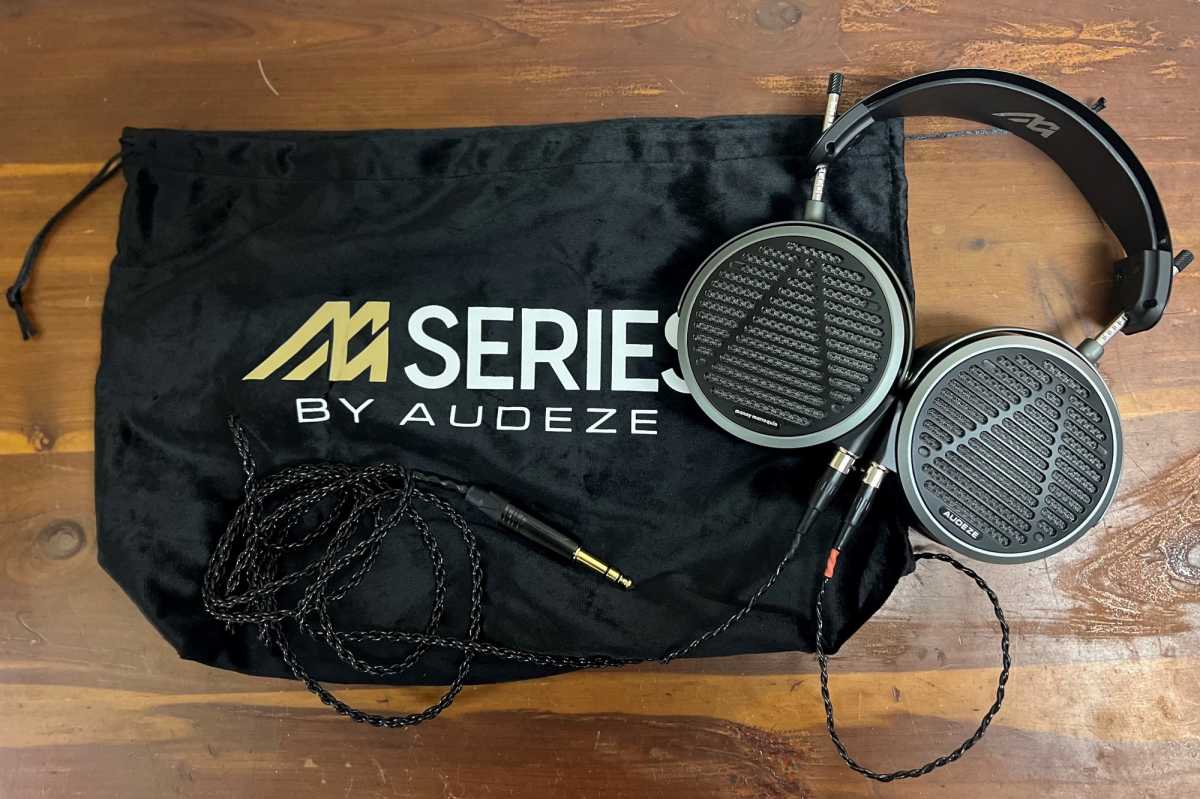 Audeze MM-500 with cloth travel bag