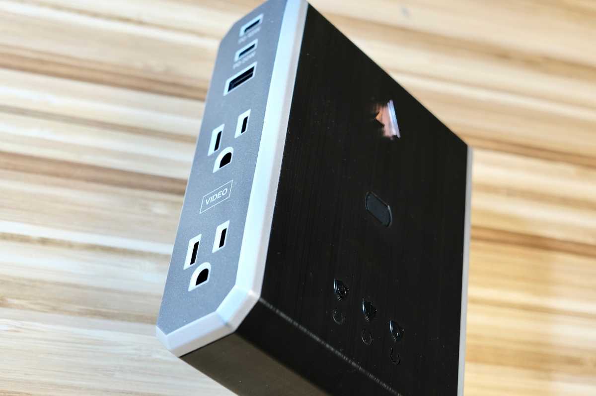 Austere VII Series 4-outlet front