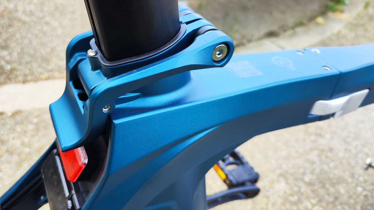 Fiido X V2 review seat post quick-release