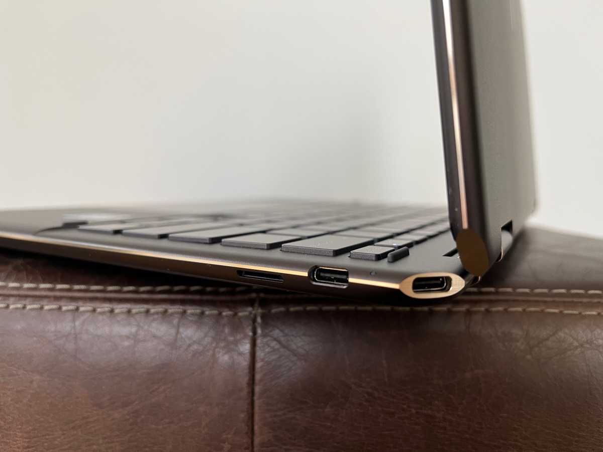 HP Spectre x360 right ports