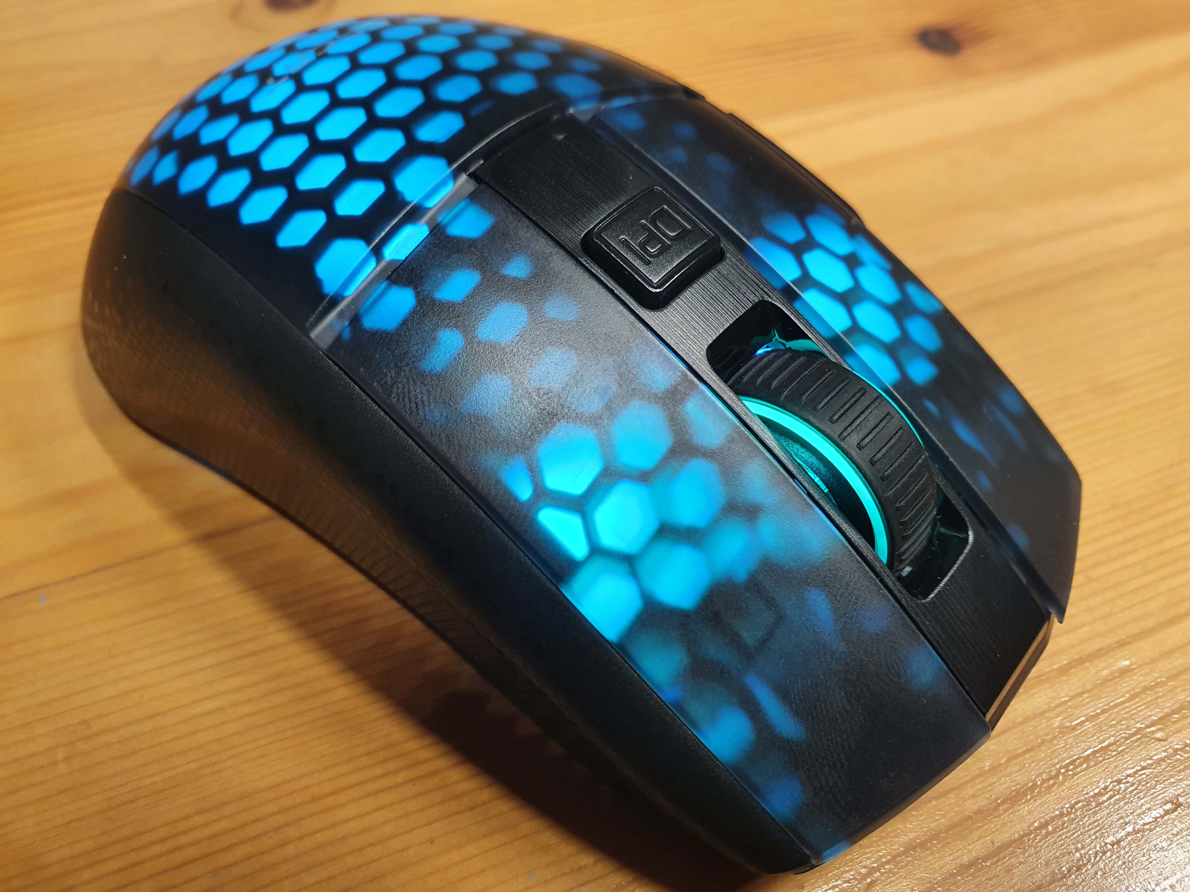 ROCCAT Burst Pro Air - Handiest RGB gaming mouse