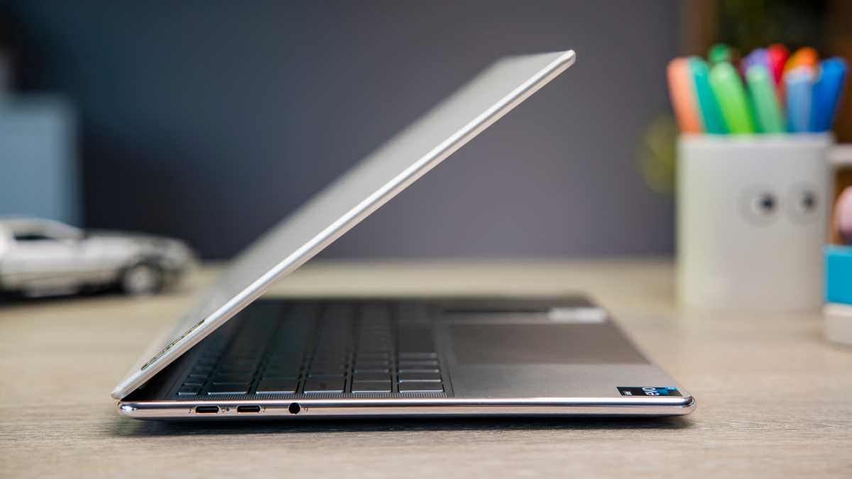 Lenovo Yoga Slim 9i ports