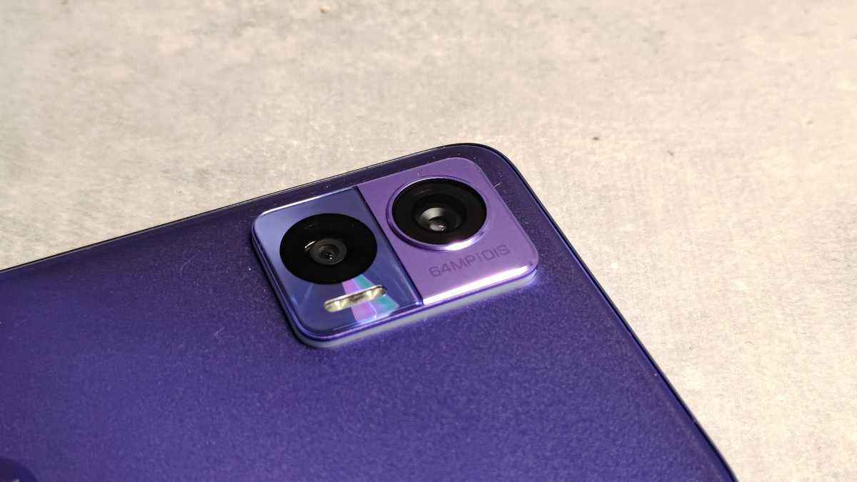 Motorola Edge 30 Neo rear camera bump