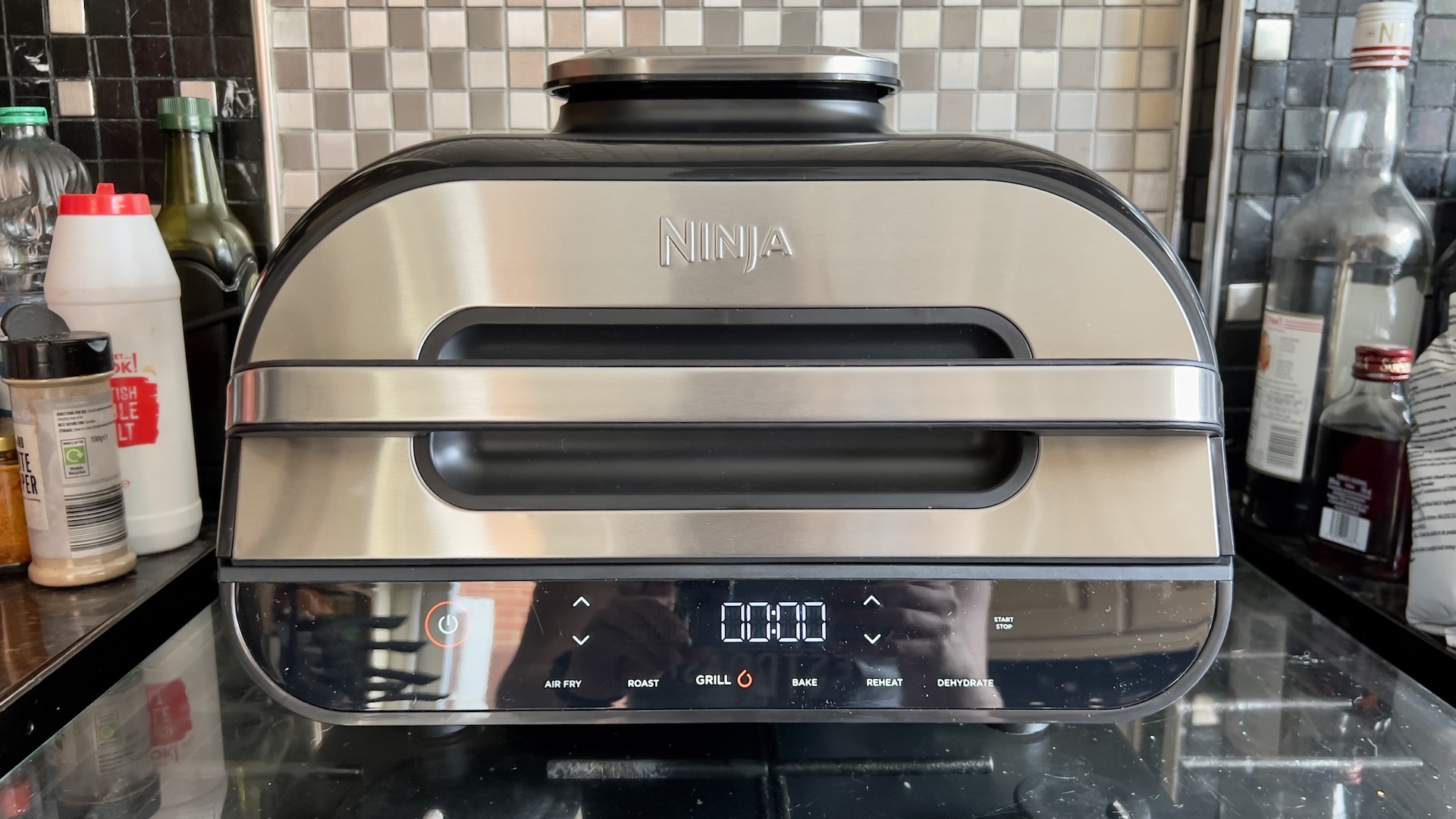 Crux Artisan Series 4.6 Qt Air Fryer vs Ninja Air Fryer AF100UK: What is  the difference?