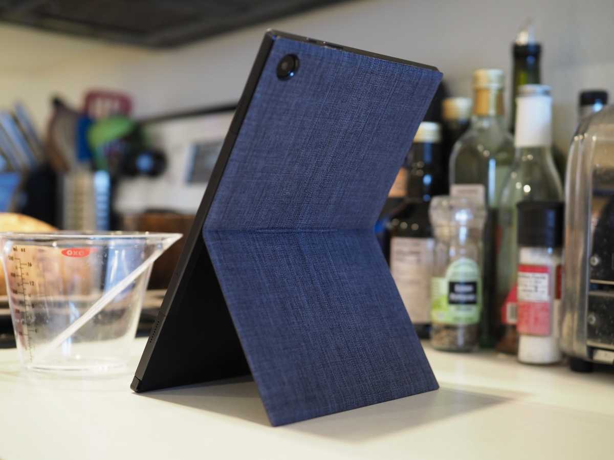 Expertbook kickstand